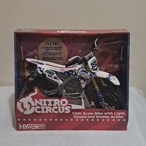 1:6 Scale Bike - White and Blue
